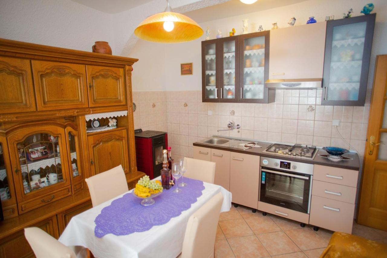 Apartments By The Sea Metajna, Pag - 6522 Zubovići エクステリア 写真